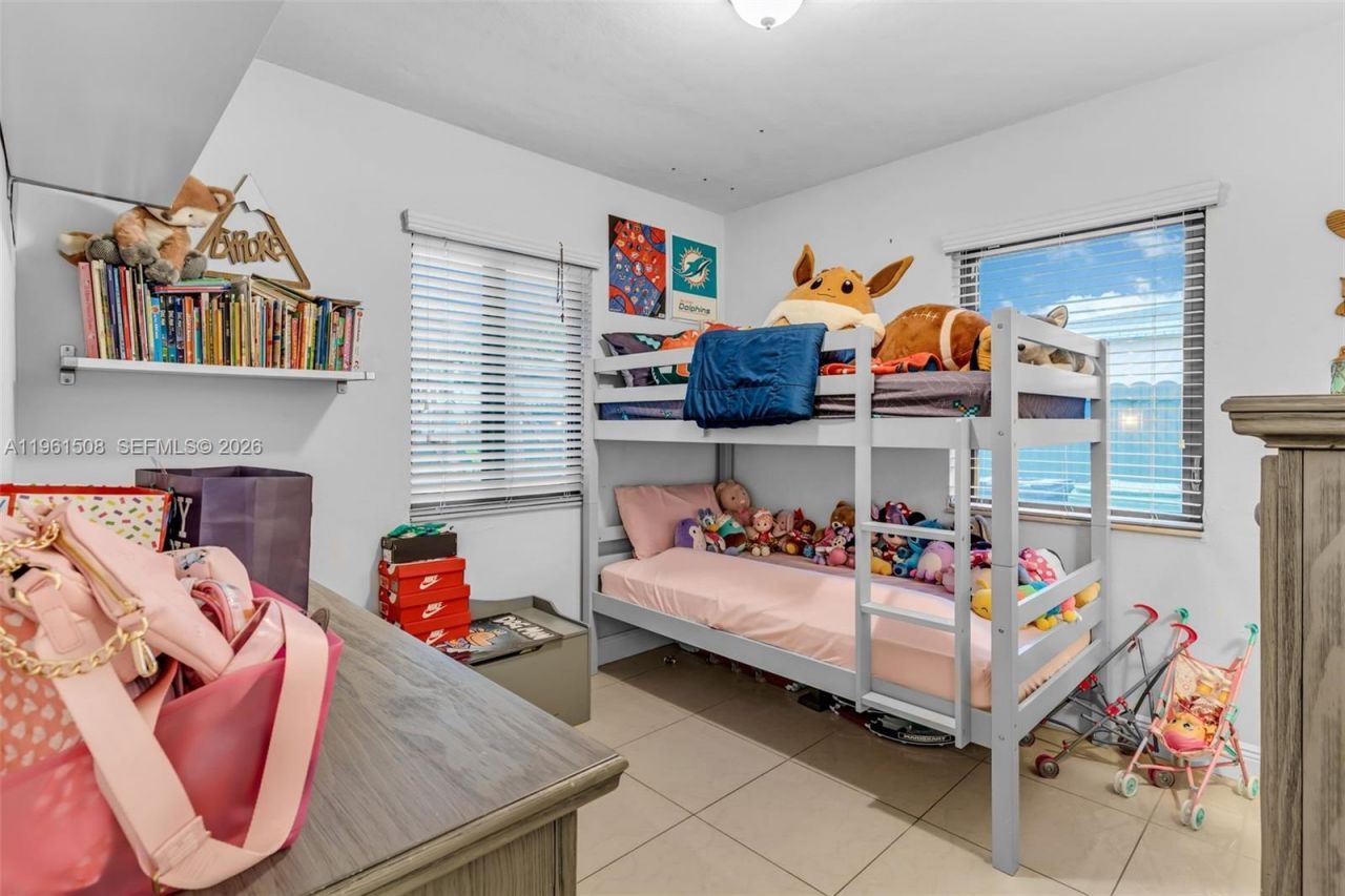 7585 SW 28th St , Miami, FL 33155 Photo