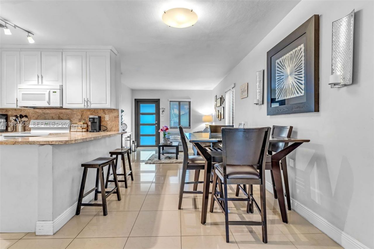 7585 SW 28th St , Miami, FL 33155 Photo