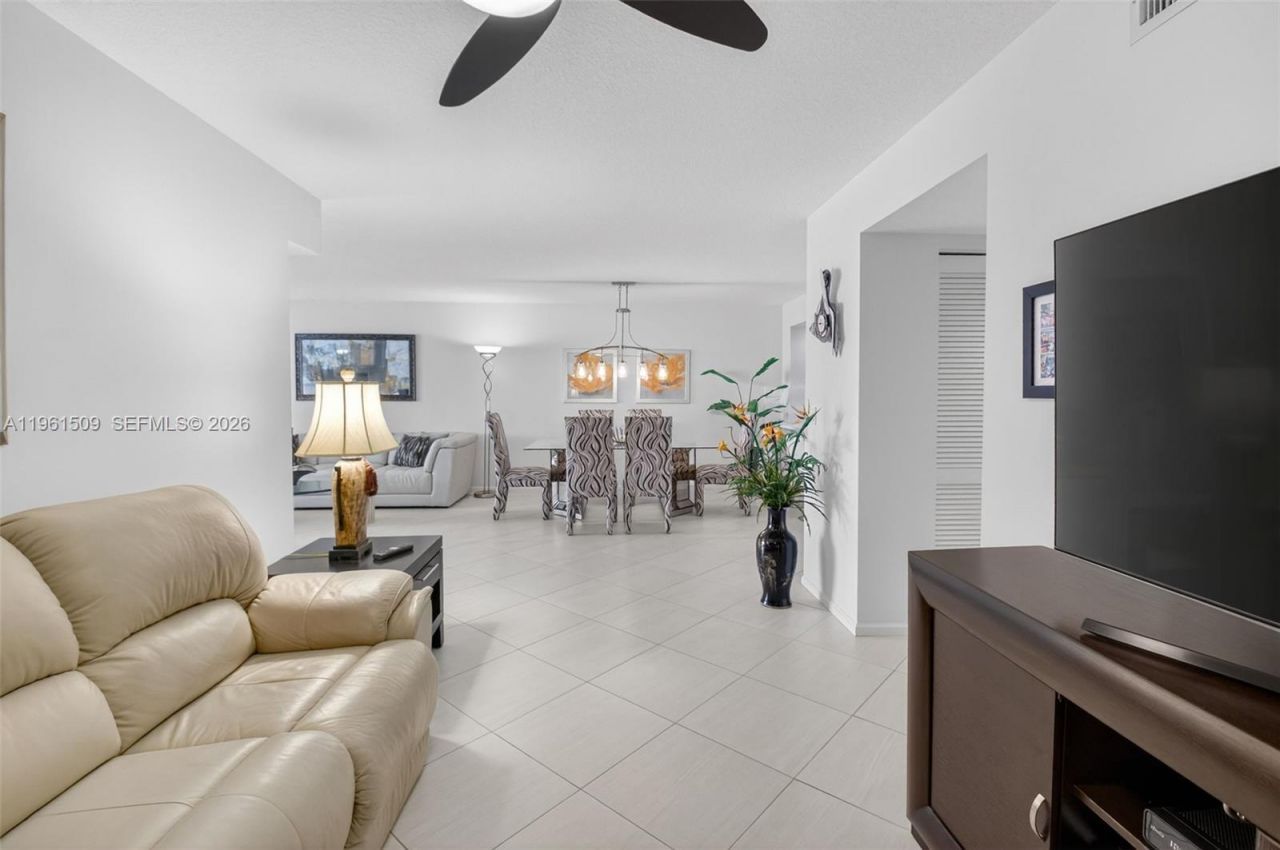 12540 Majesty Cir, Unit 303, Boynton Beach, FL 33437 Photo