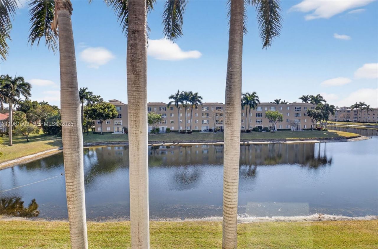 12540 Majesty Cir, Unit 303, Boynton Beach, FL 33437 Photo