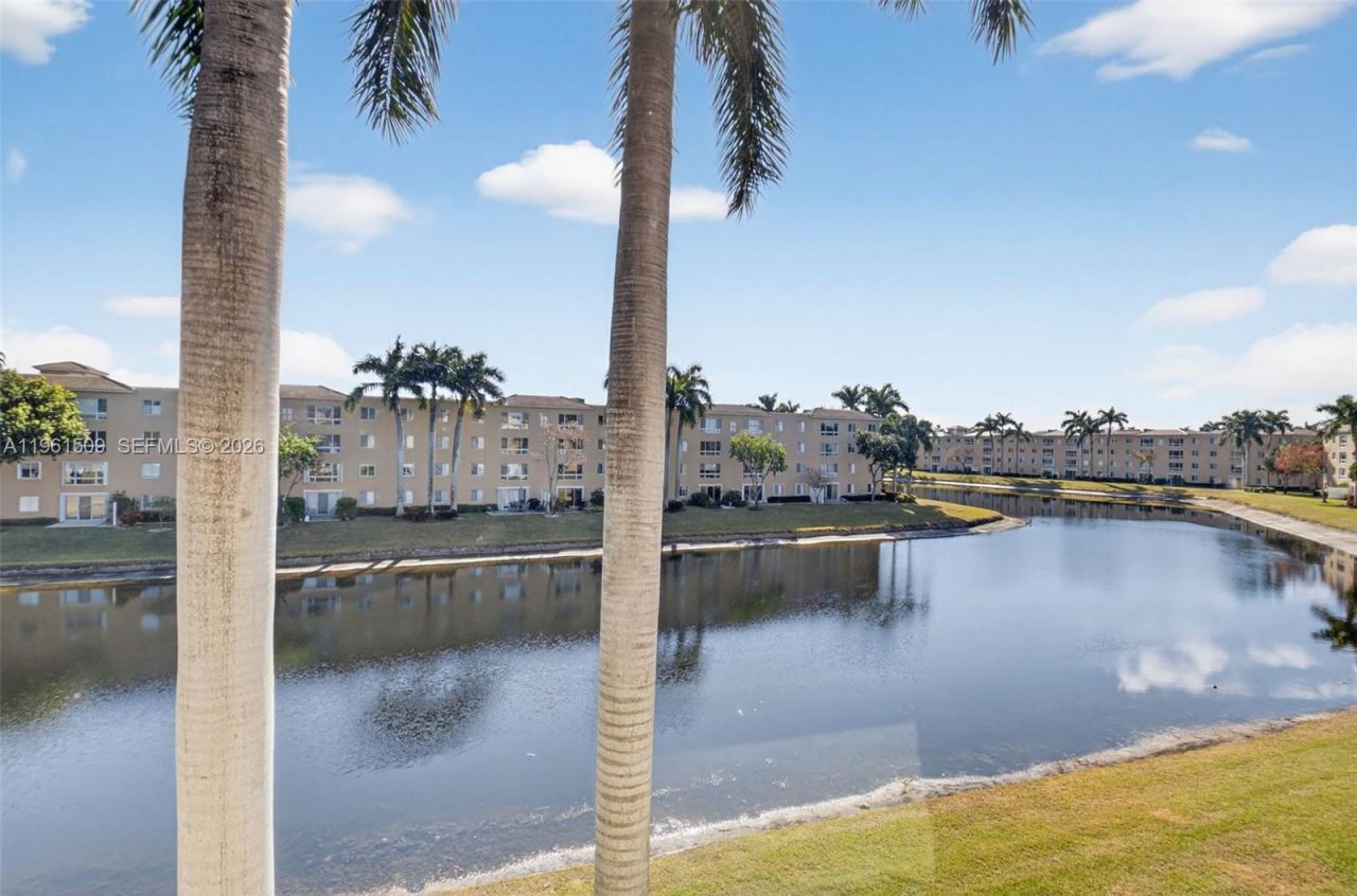 12540 Majesty Cir, Unit 303, Boynton Beach, FL 33437 Photo