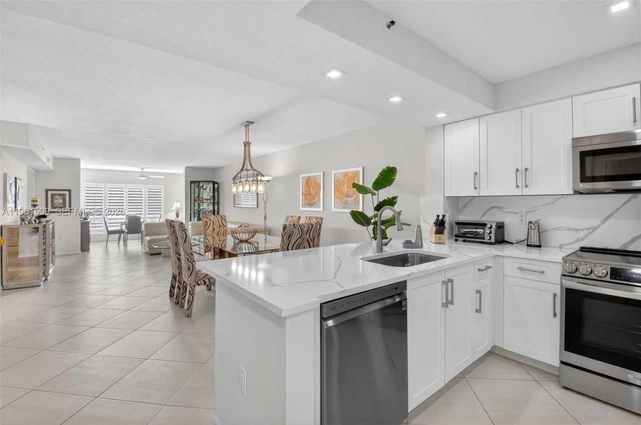 12540 Majesty Cir, Unit 303, Boynton Beach, FL 33437 Photo