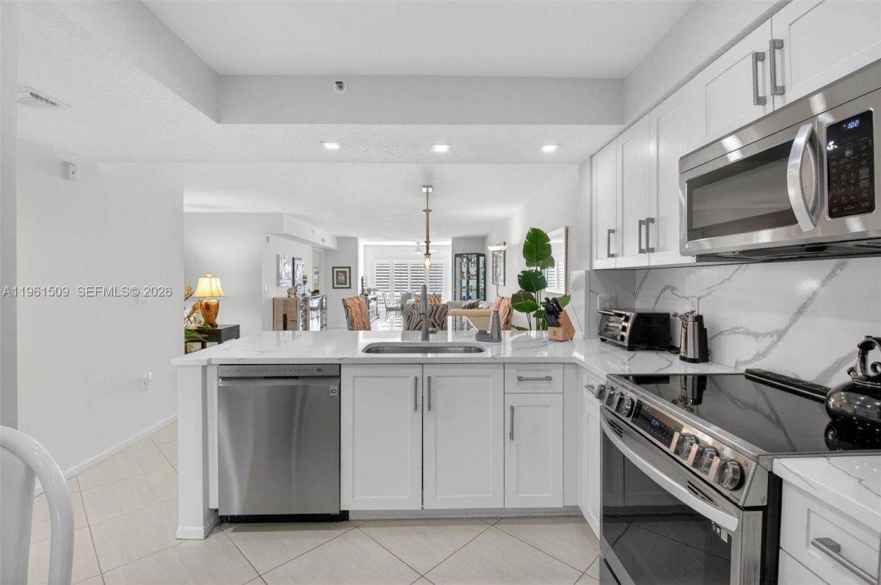 12540 Majesty Cir, Unit 303, Boynton Beach, FL 33437 Photo