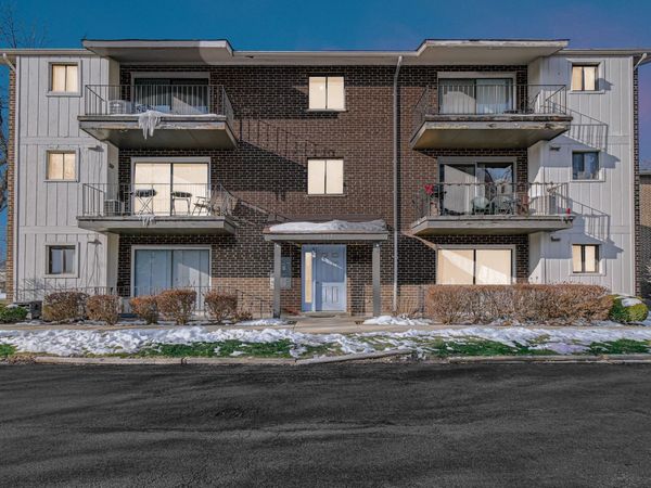 6335 175th Street, Unit 2S, Tinley Park, IL 60477