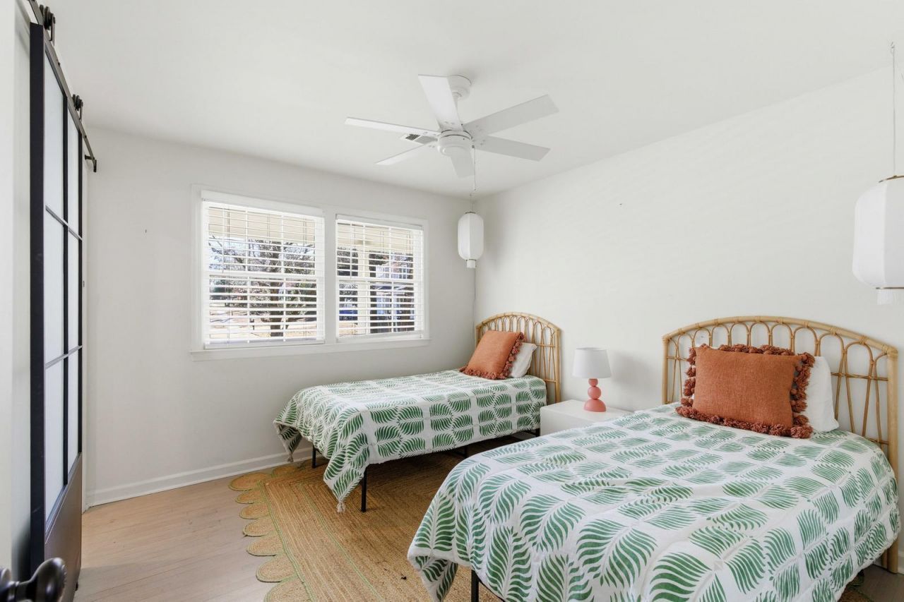 4901 Ashby Avenue Photo 16