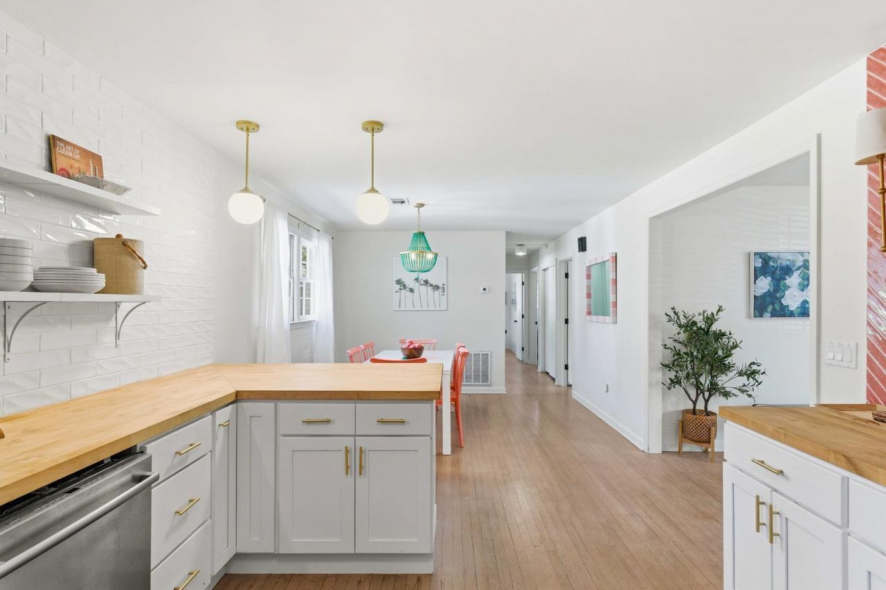 4901 Ashby Avenue Photo 7