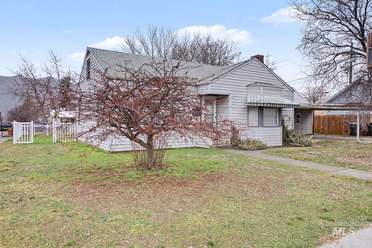 918 Elm Street, Clarkston, WA 99403 Main Photo