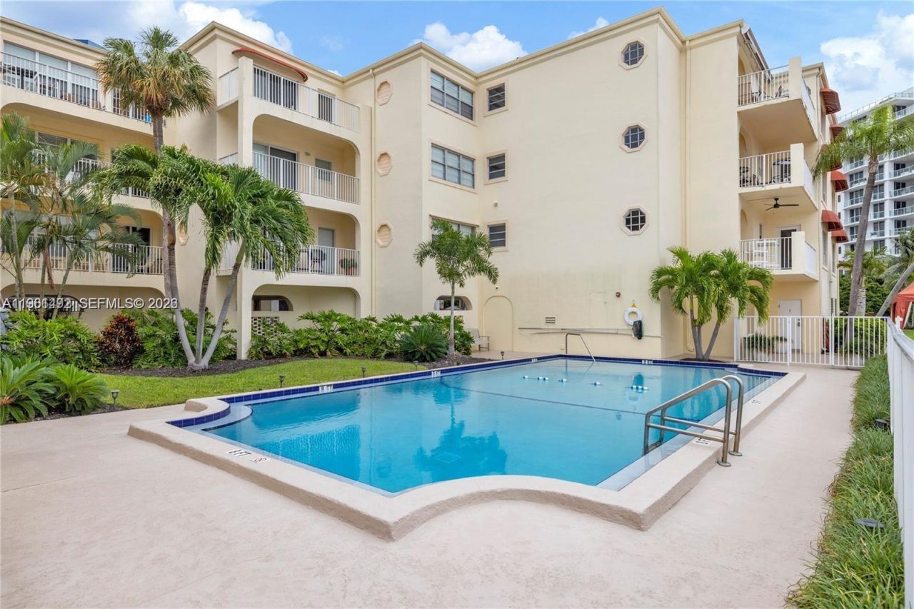 341 N Birch Rd , Unit 209, Fort Lauderdale, FL 33304 Photo