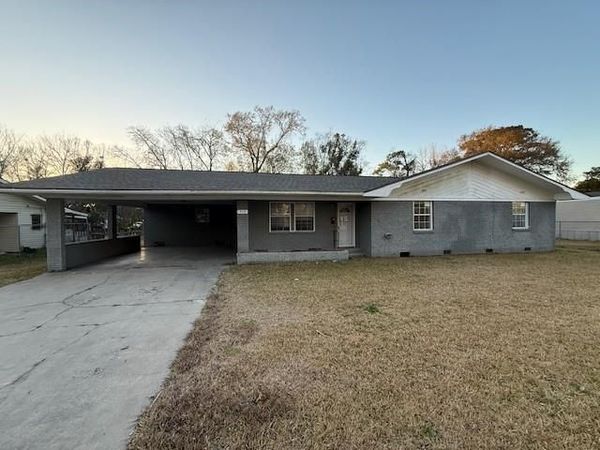 512 N MILES Street, Abbeville, LA 70510