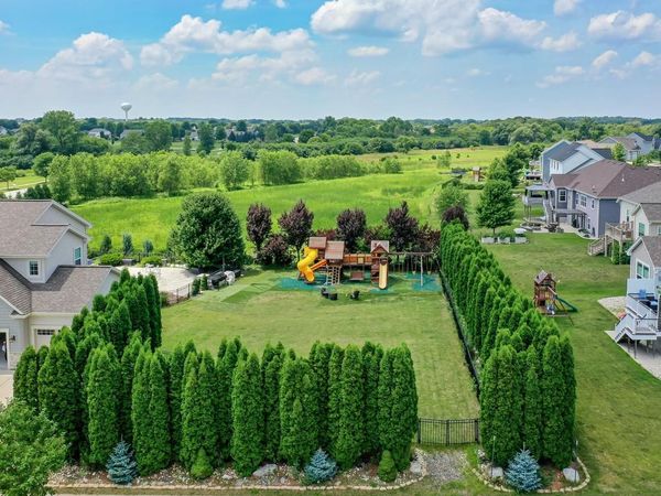 1330 PRAIRIE CREEK BOULEVARD, Oconomowoc, WI 53066