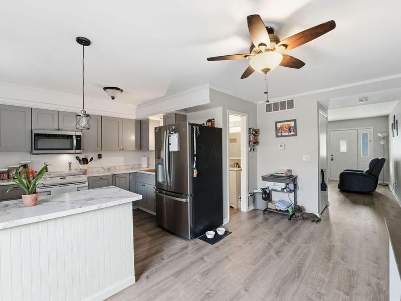 2343 Hardesty Court, Unit K4, Columbus, OH 43204 Photo 8