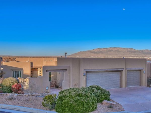 3812 Oxbow Village Lane NW, Albuquerque, NM 87120