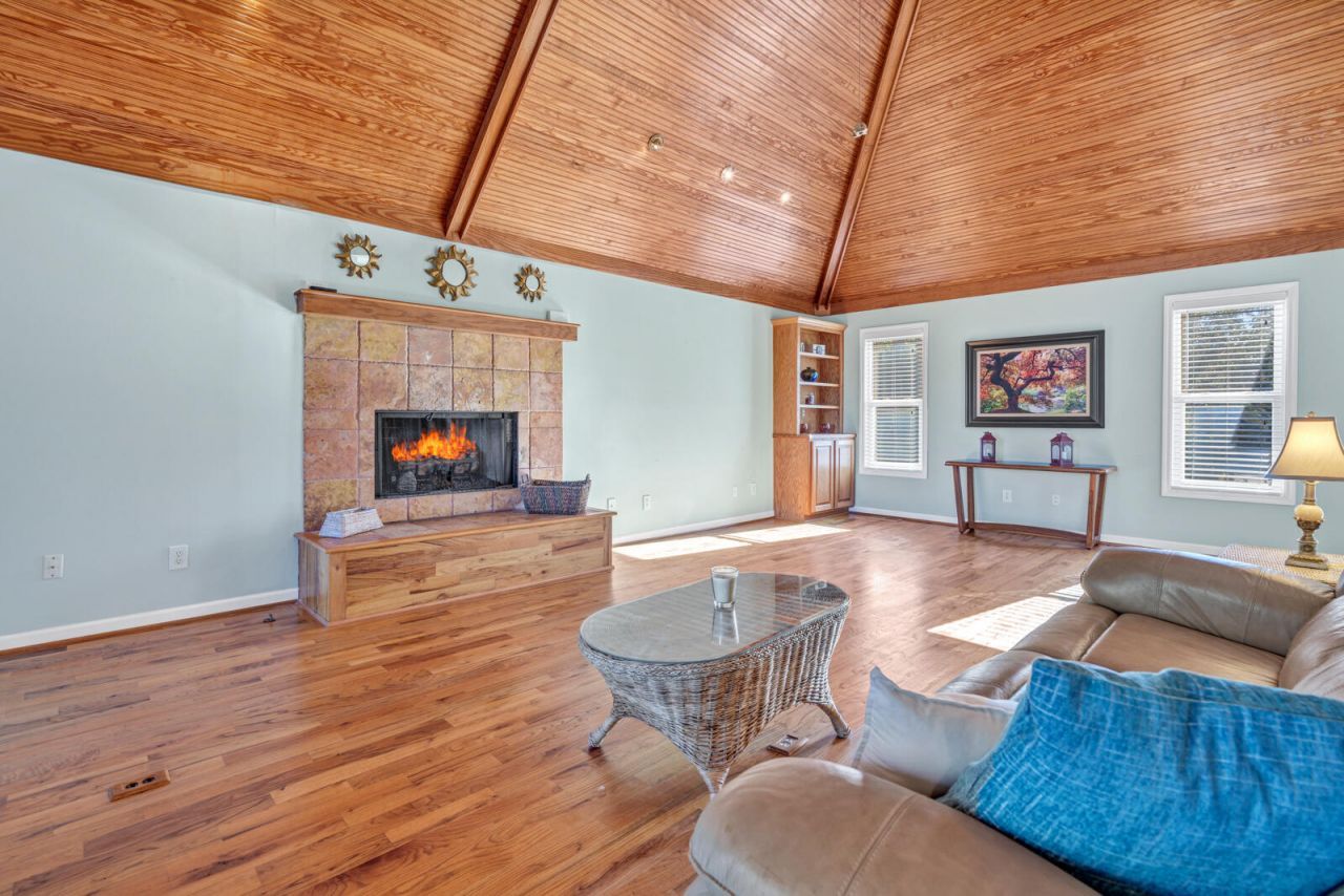 55 Rice Lane Photo 10