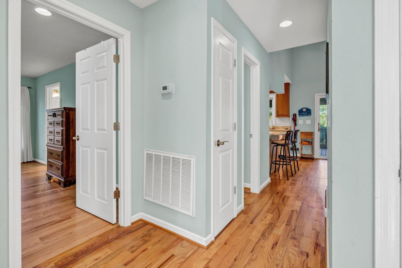 55 Rice Lane Photo 24