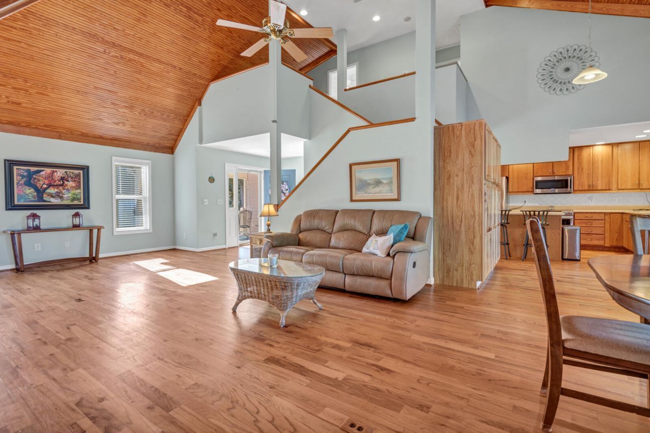 55 Rice Lane Photo 9