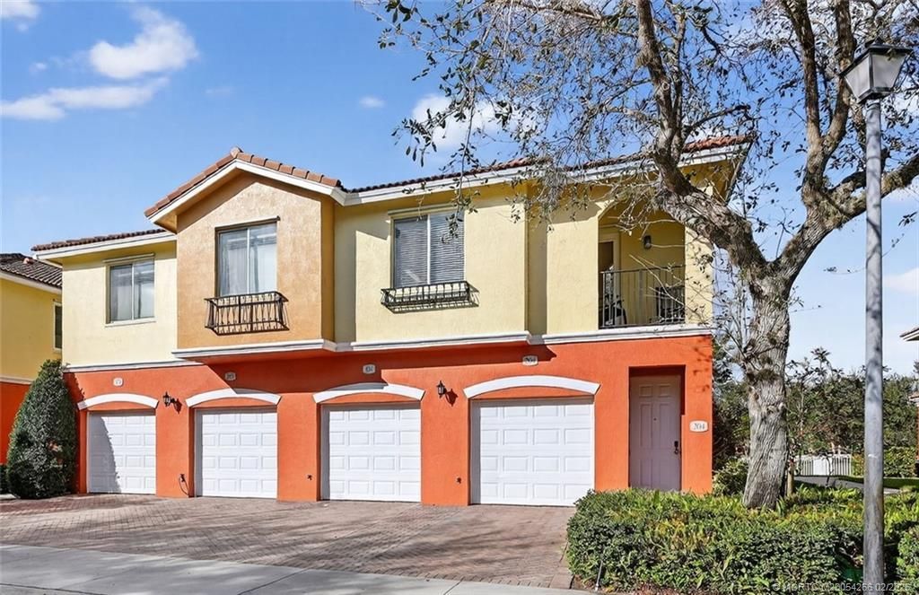 61 SE Palermo Court, Unit 204, Stuart, FL 34994 Photo