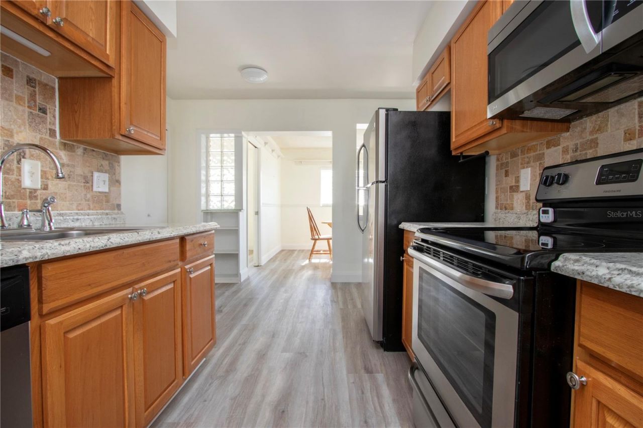 3807 Joyce Drive, Bradenton, FL 34208 Photo