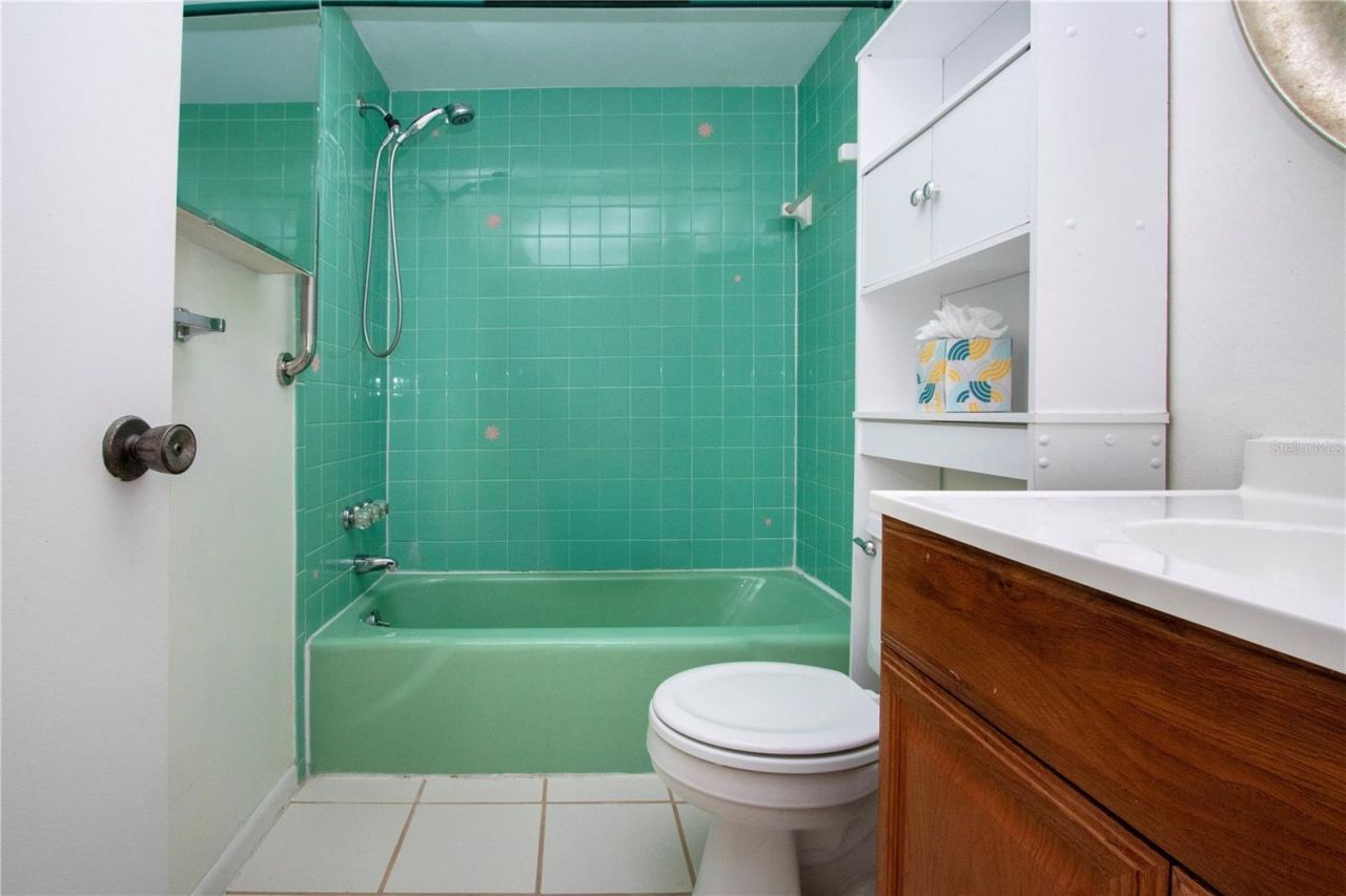 3807 Joyce Drive, Bradenton, FL 34208 Photo