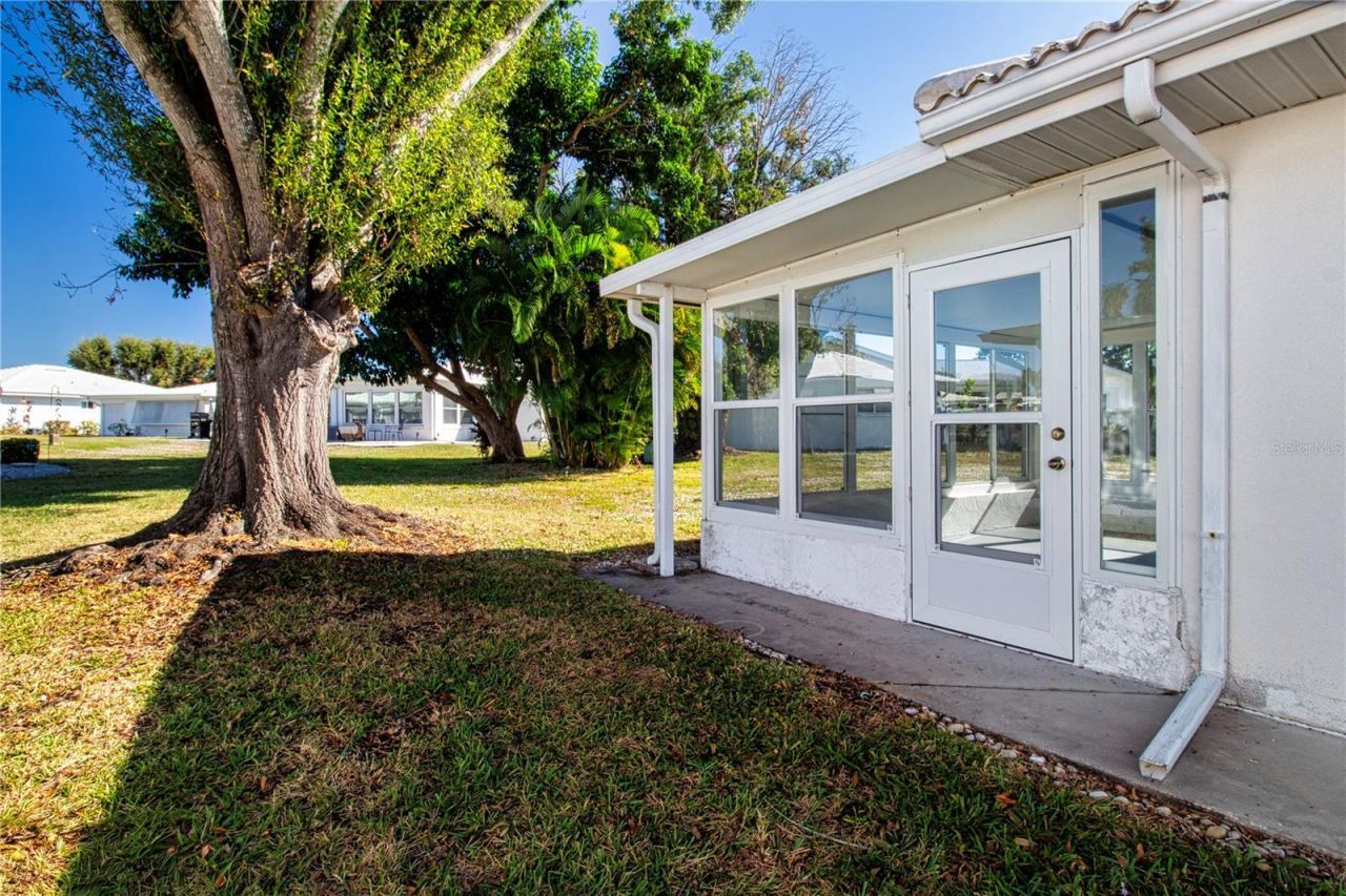 3807 Joyce Drive, Bradenton, FL 34208 Photo