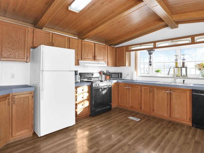 4150 Martinsburg Drive, Columbus, OH 43207 Photo 6