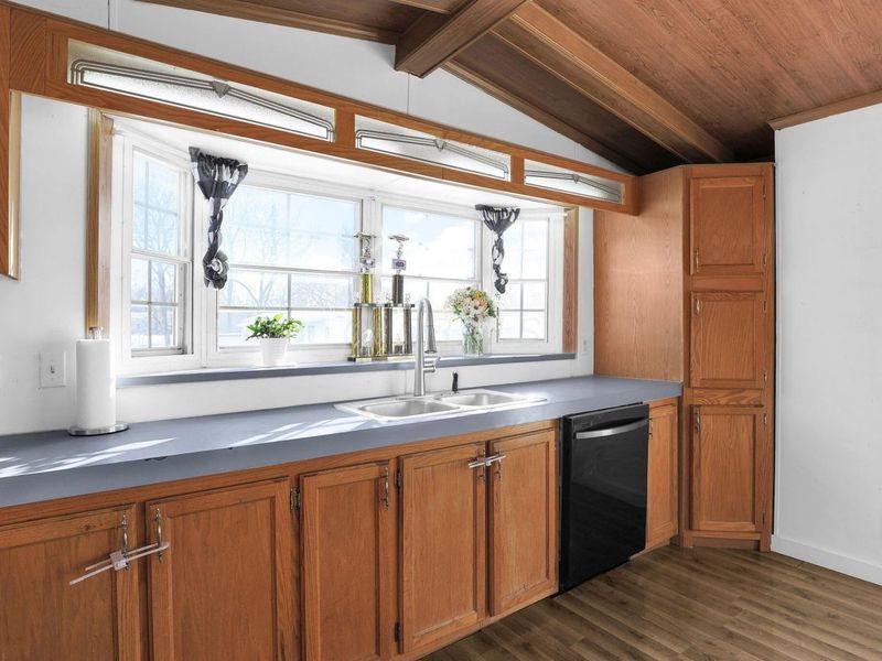 4150 Martinsburg Drive, Columbus, OH 43207 Photo 8