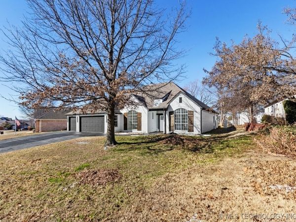 3204 Heritage Drive, Claremore, OK 74019