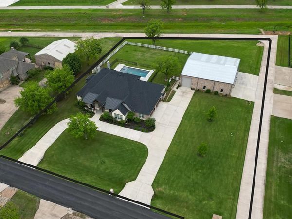 9403 King Air Drive, Granbury, TX 76049