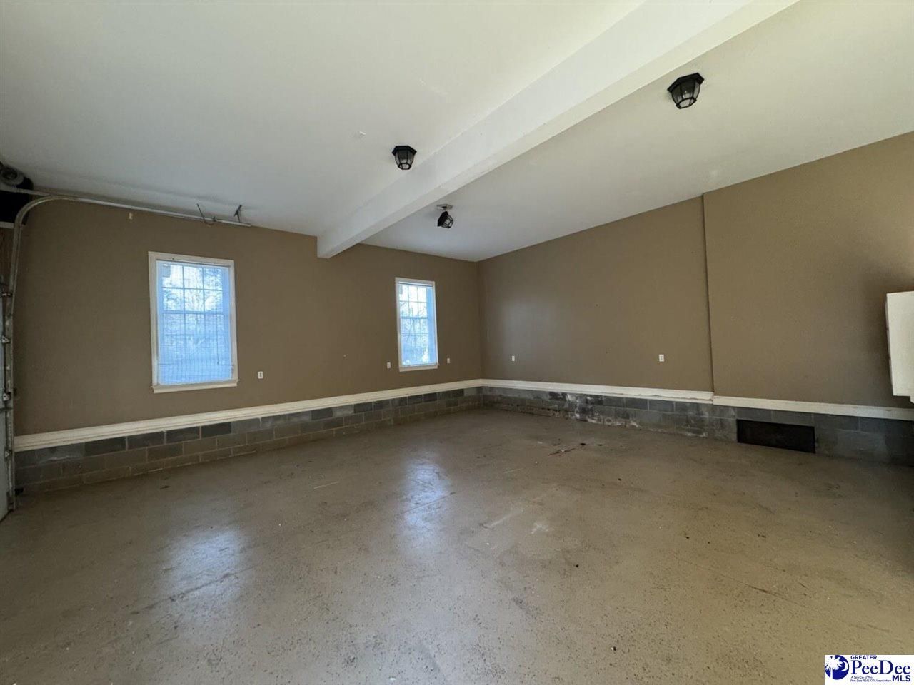 654 N Beaverdam Dr Photo 5