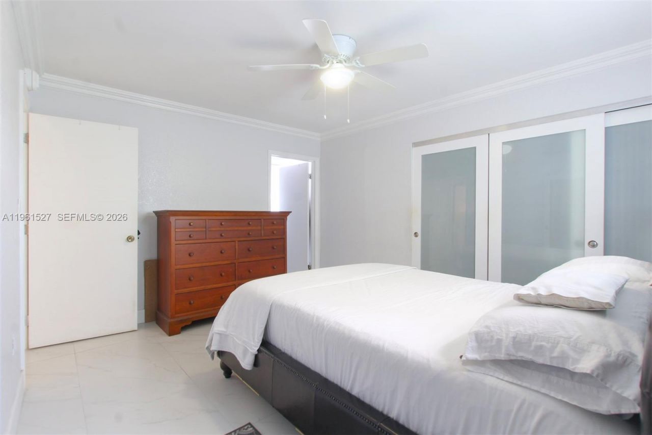 49 Majorca Ave, Unit 303, Coral Gables, FL 33134 Photo