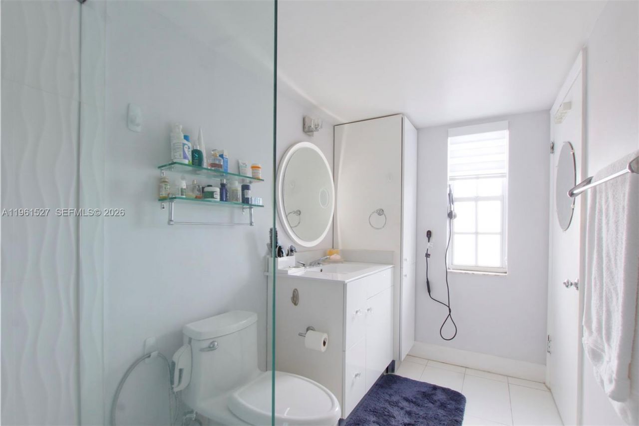 49 Majorca Ave, Unit 303, Coral Gables, FL 33134 Photo