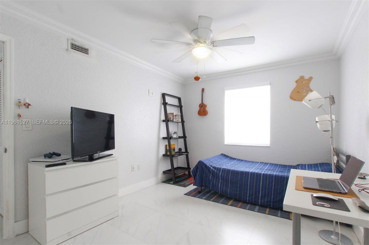 49 Majorca Ave, Unit 303, Coral Gables, FL 33134 Photo