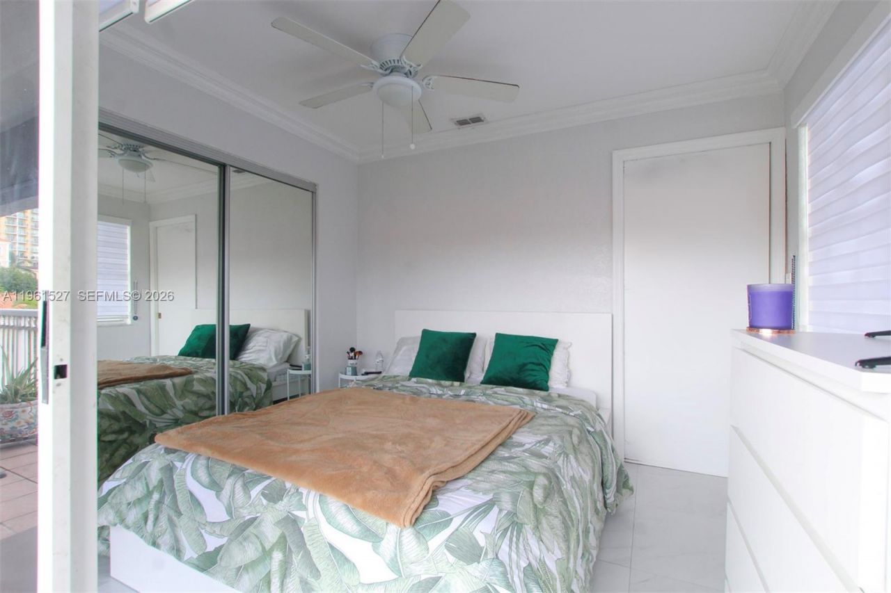 49 Majorca Ave, Unit 303, Coral Gables, FL 33134 Photo
