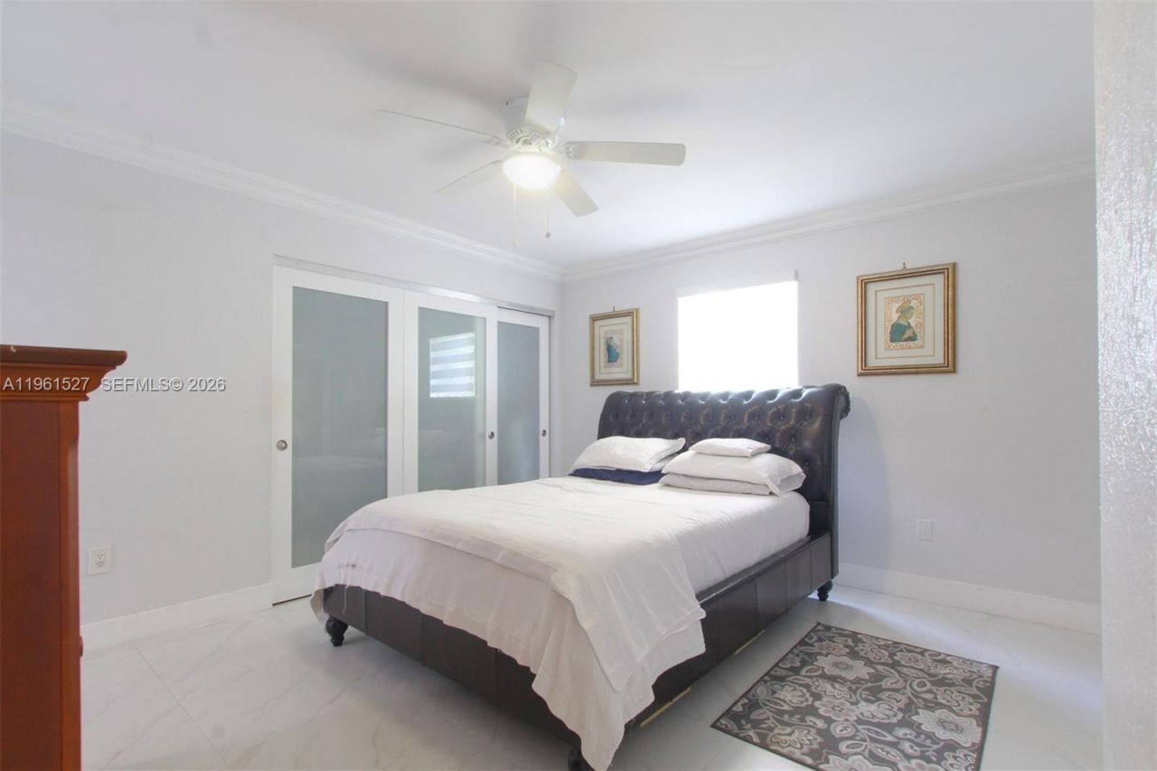 49 Majorca Ave, Unit 303, Coral Gables, FL 33134 Photo