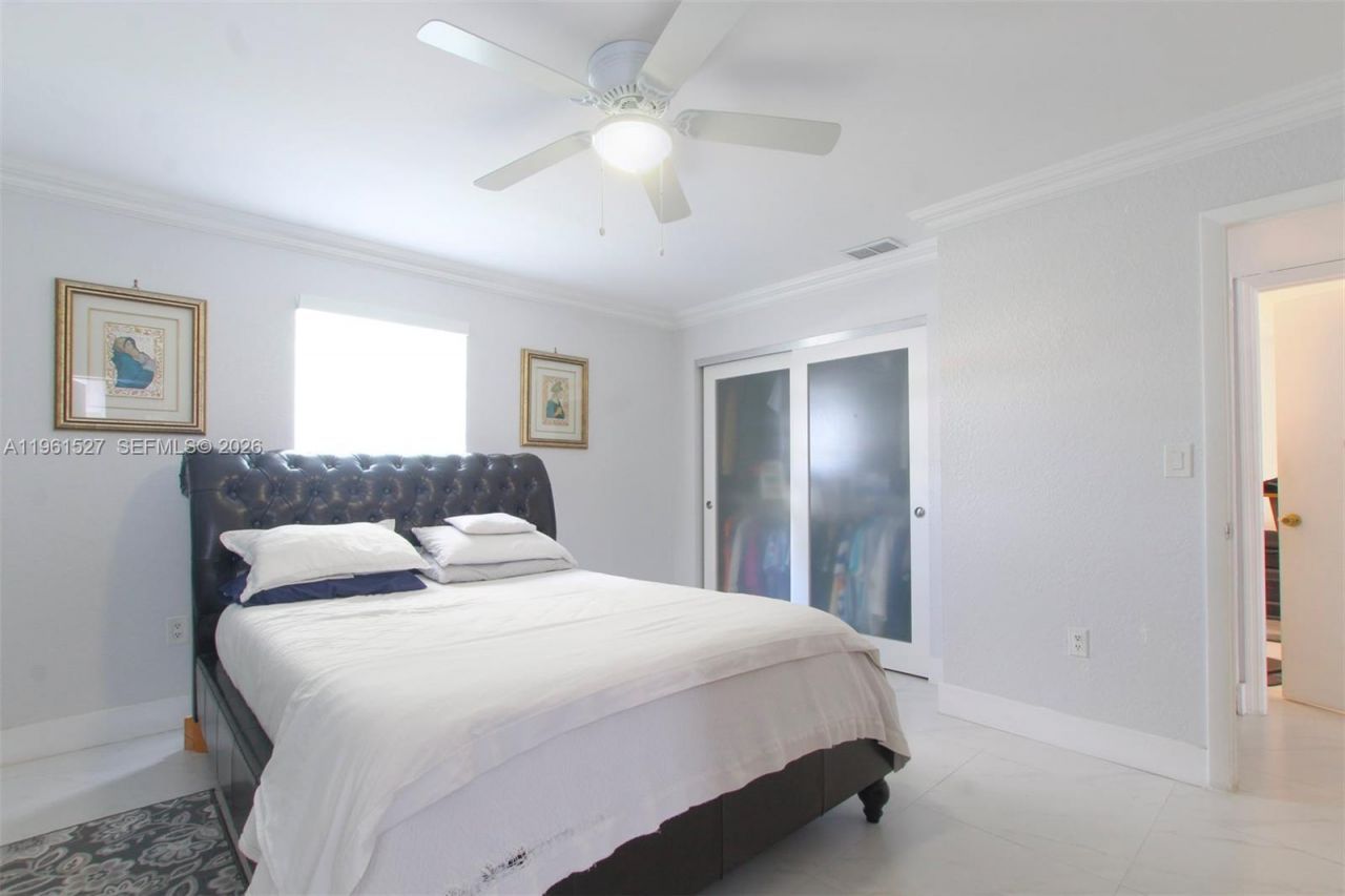49 Majorca Ave, Unit 303, Coral Gables, FL 33134 Photo