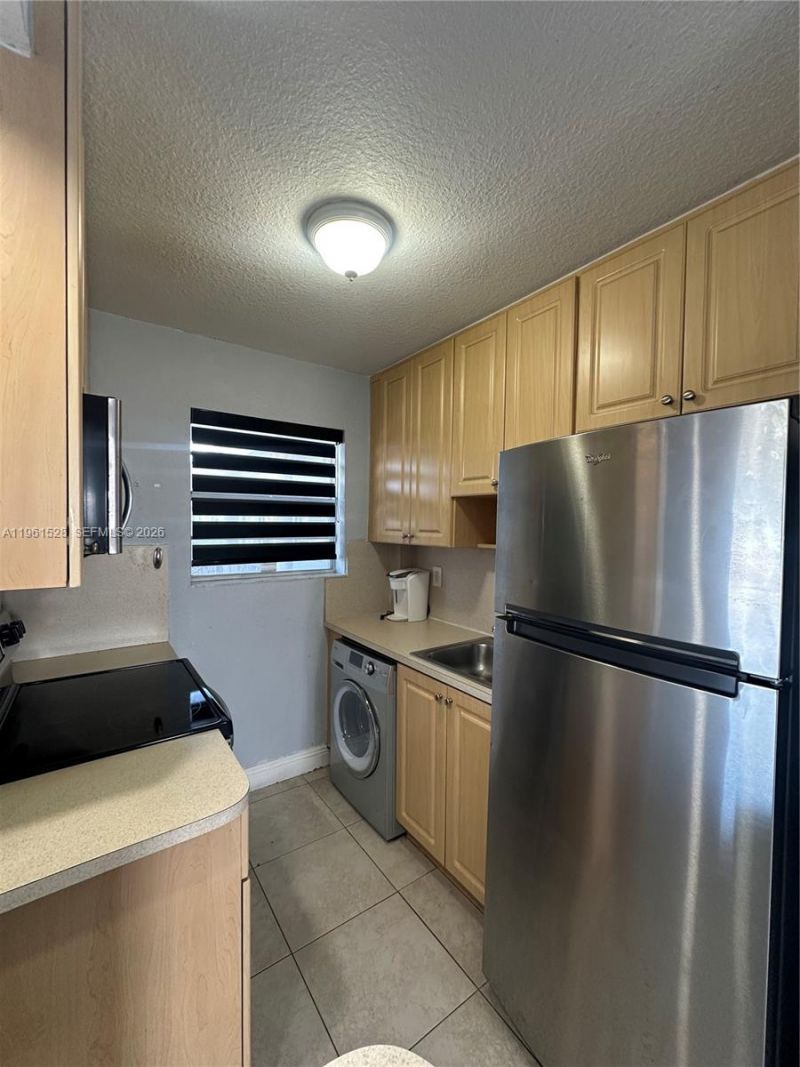 110 SE 2nd St, Unit 312, Hallandale Beach, FL 33009 Photo