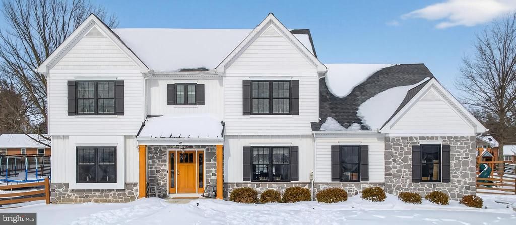 103 E Woods Drive, Lititz, PA 17543 Main Photo