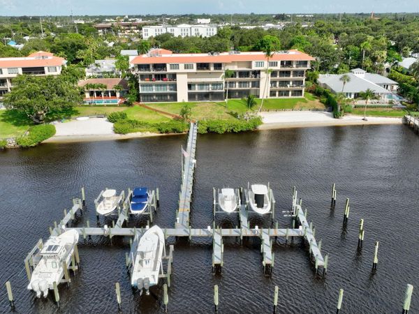 624 SW Saint Lucie Crescent, Unit 406, Stuart, FL 34994