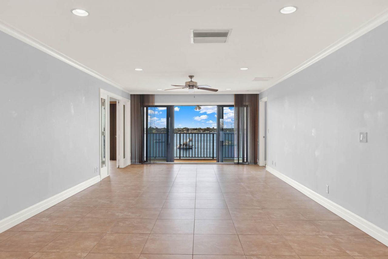 624 SW Saint Lucie Crescent, Unit 406, Stuart, FL 34994 Photo