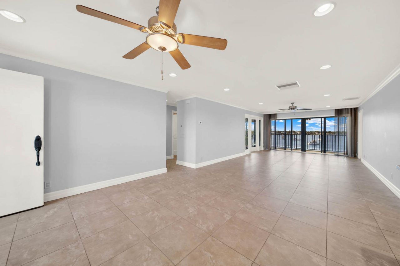 624 SW Saint Lucie Crescent, Unit 406, Stuart, FL 34994 Photo