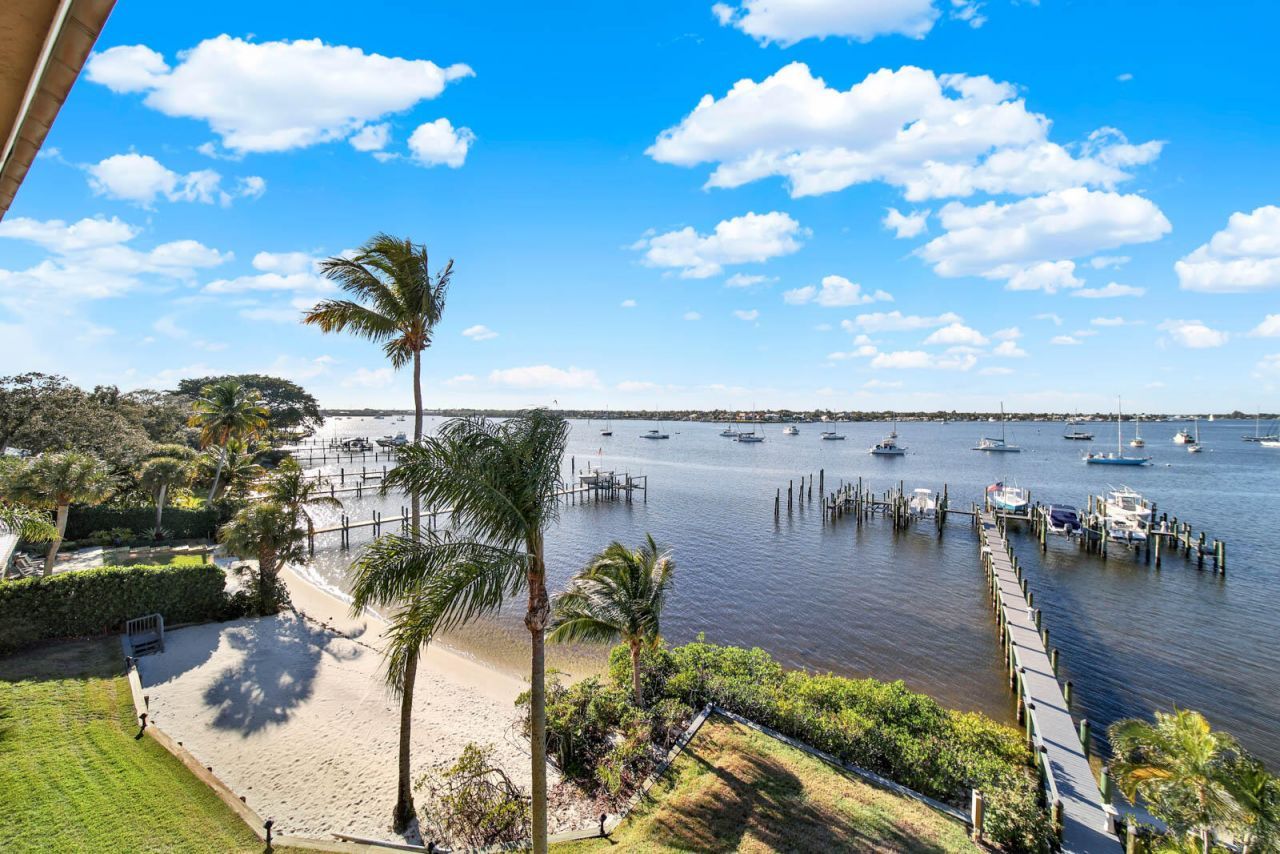 624 SW Saint Lucie Crescent, Unit 406, Stuart, FL 34994 Photo