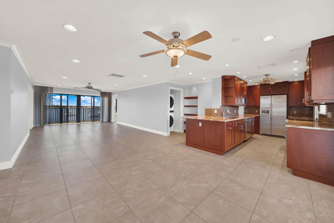 624 SW Saint Lucie Crescent, Unit 406, Stuart, FL 34994 Photo