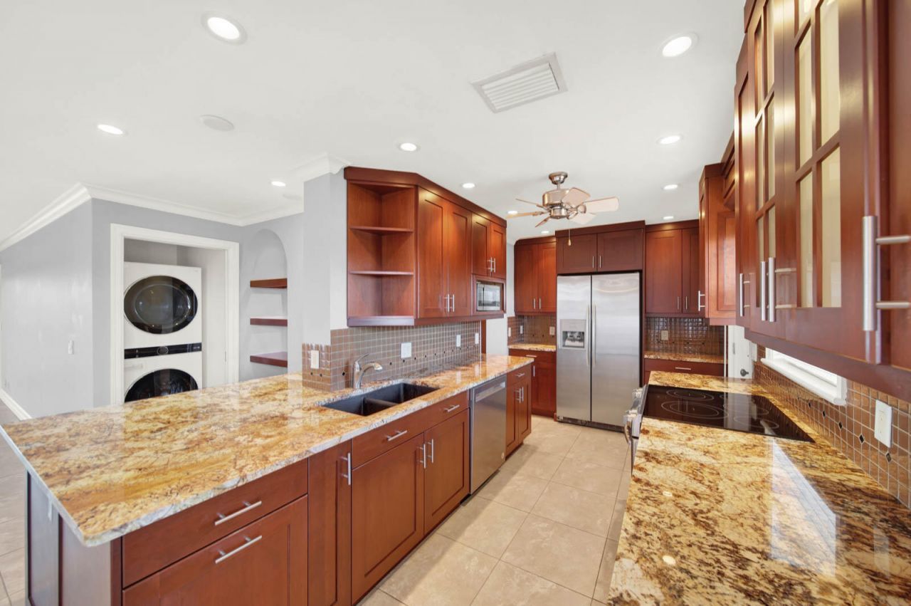 624 SW Saint Lucie Crescent, Unit 406, Stuart, FL 34994 Photo