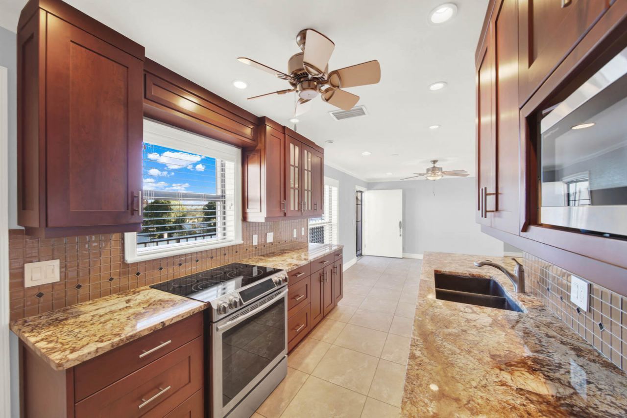 624 SW Saint Lucie Crescent, Unit 406, Stuart, FL 34994 Photo