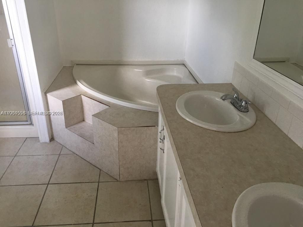 19800 SW 180th, Miami, FL 33187 Photo