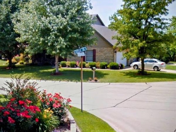 516 Springwood Drive, Belleville, IL 62220