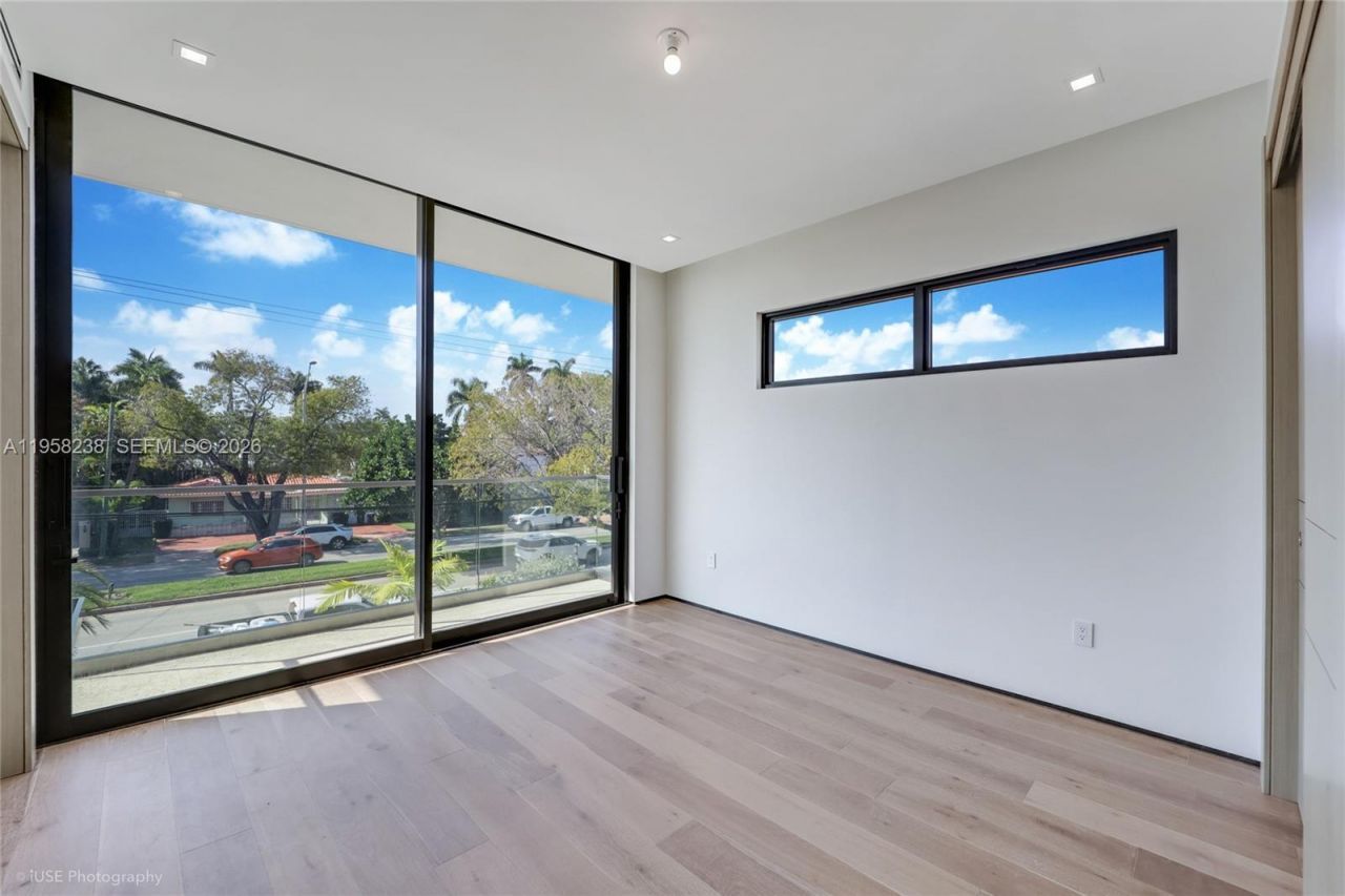 5825 Alton Rd, Miami Beach, FL 33140 Photo