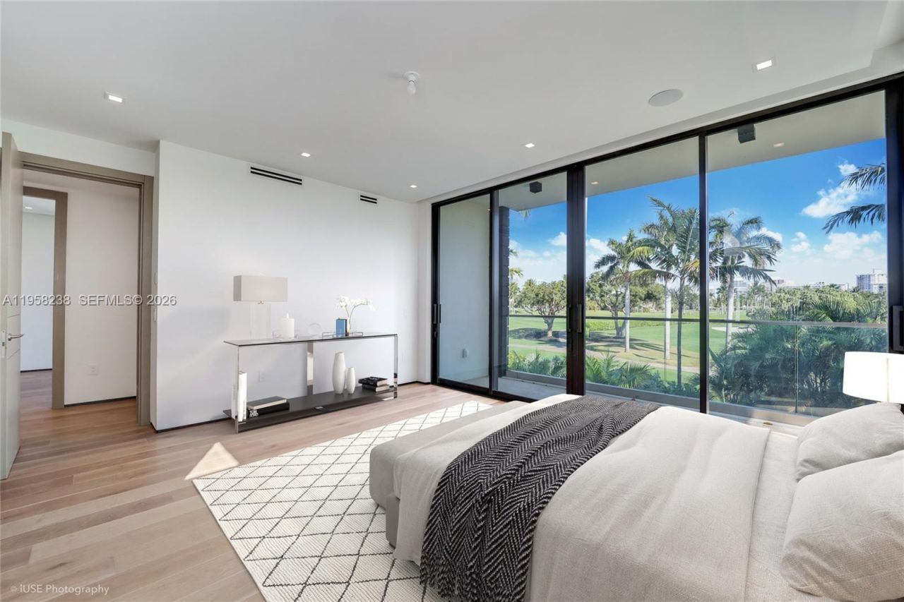 5825 Alton Rd, Miami Beach, FL 33140 Photo