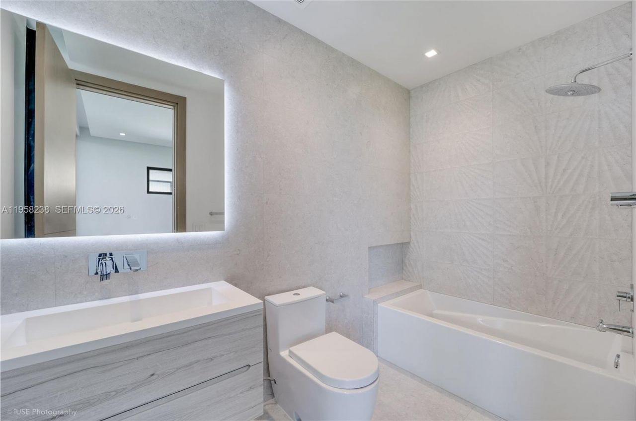 5825 Alton Rd, Miami Beach, FL 33140 Photo