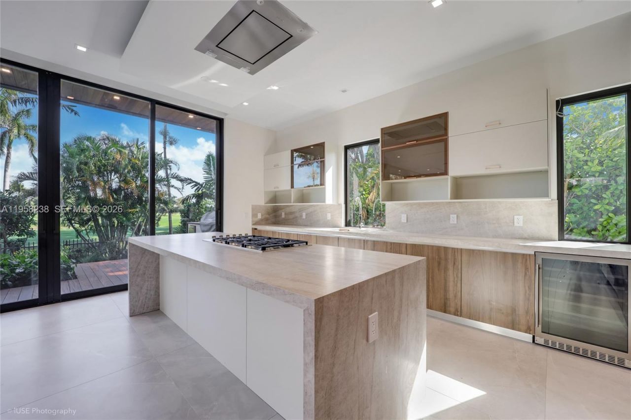 5825 Alton Rd, Miami Beach, FL 33140 Photo