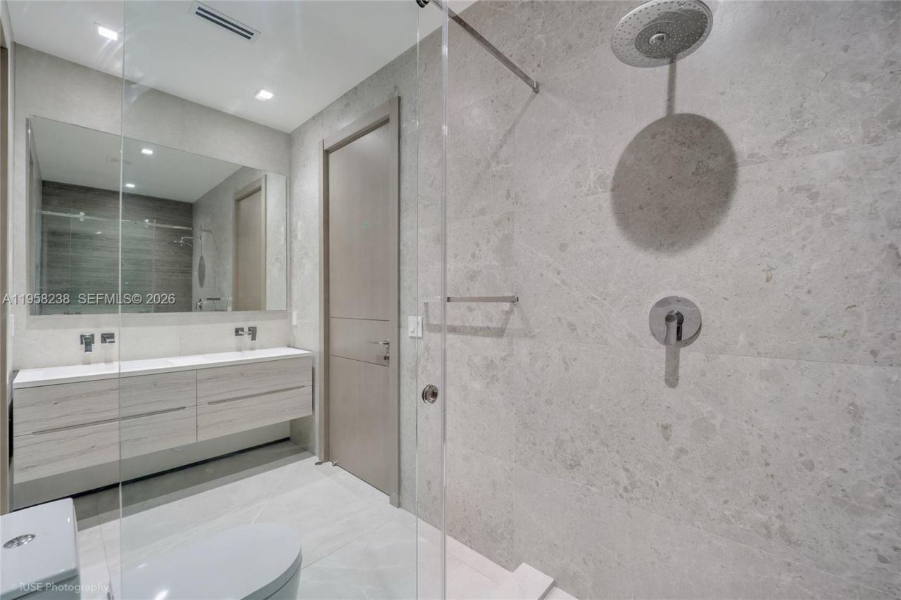 5825 Alton Rd, Miami Beach, FL 33140 Photo